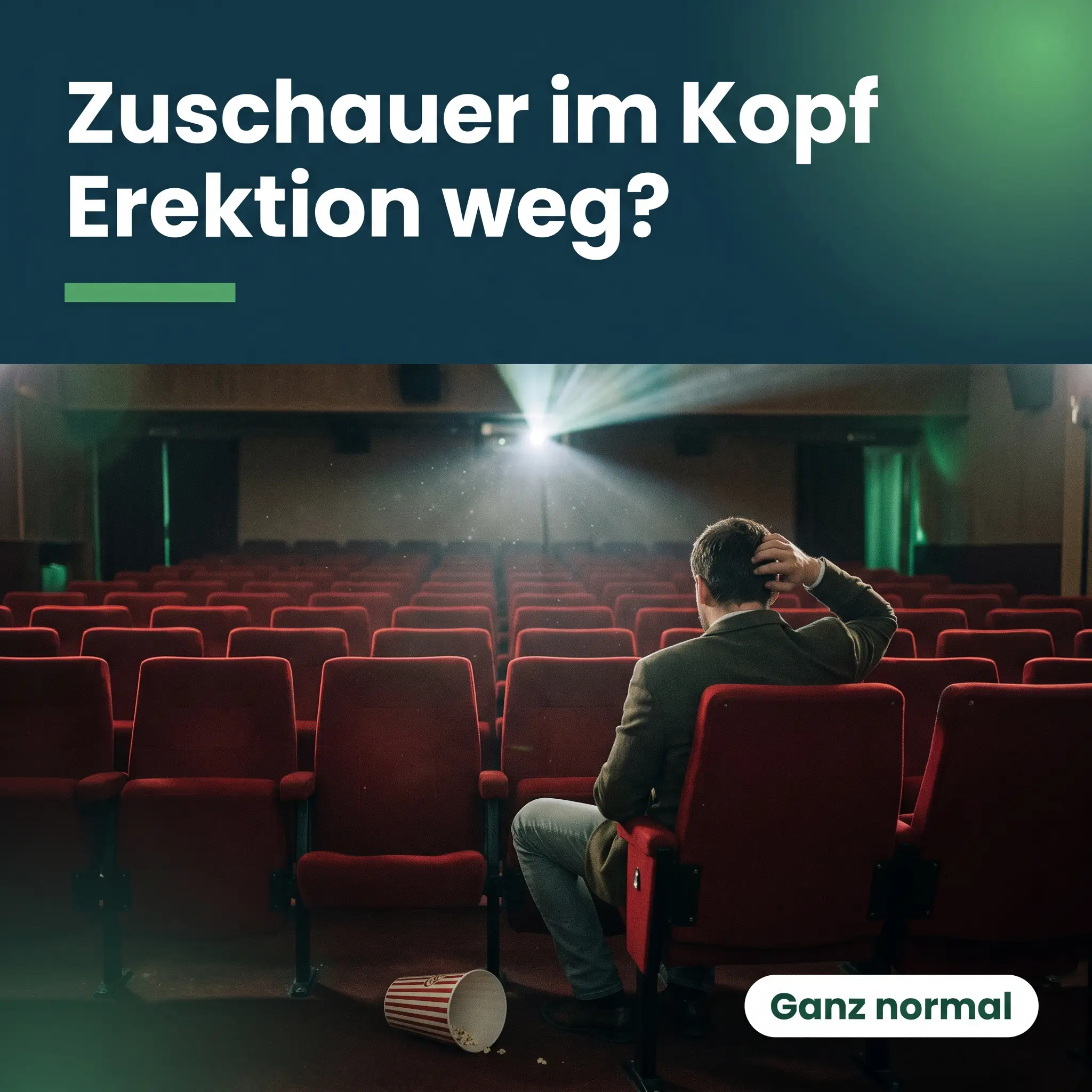 Mann sitzt allein in einem leeren Kinosaal mit roten Sitzen und kratzt sich verlegen am Kopf